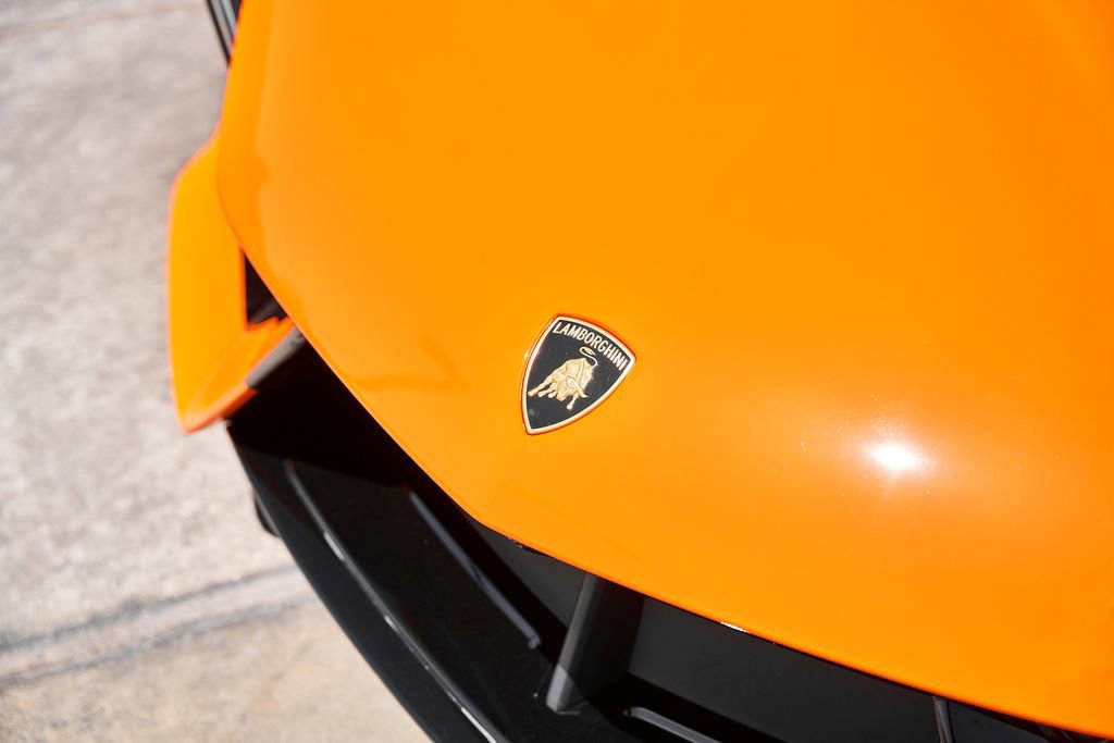 Used 2024 Lamborghini Revuelto AWD/4WD image 8