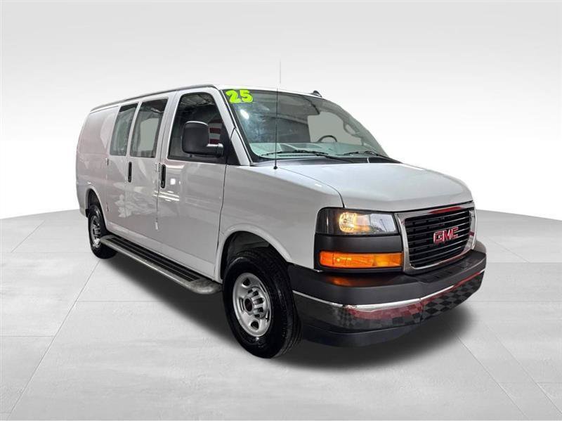 Used 2025 GMC Savana 2500 w/ Driver Convenience Package RWD image 3