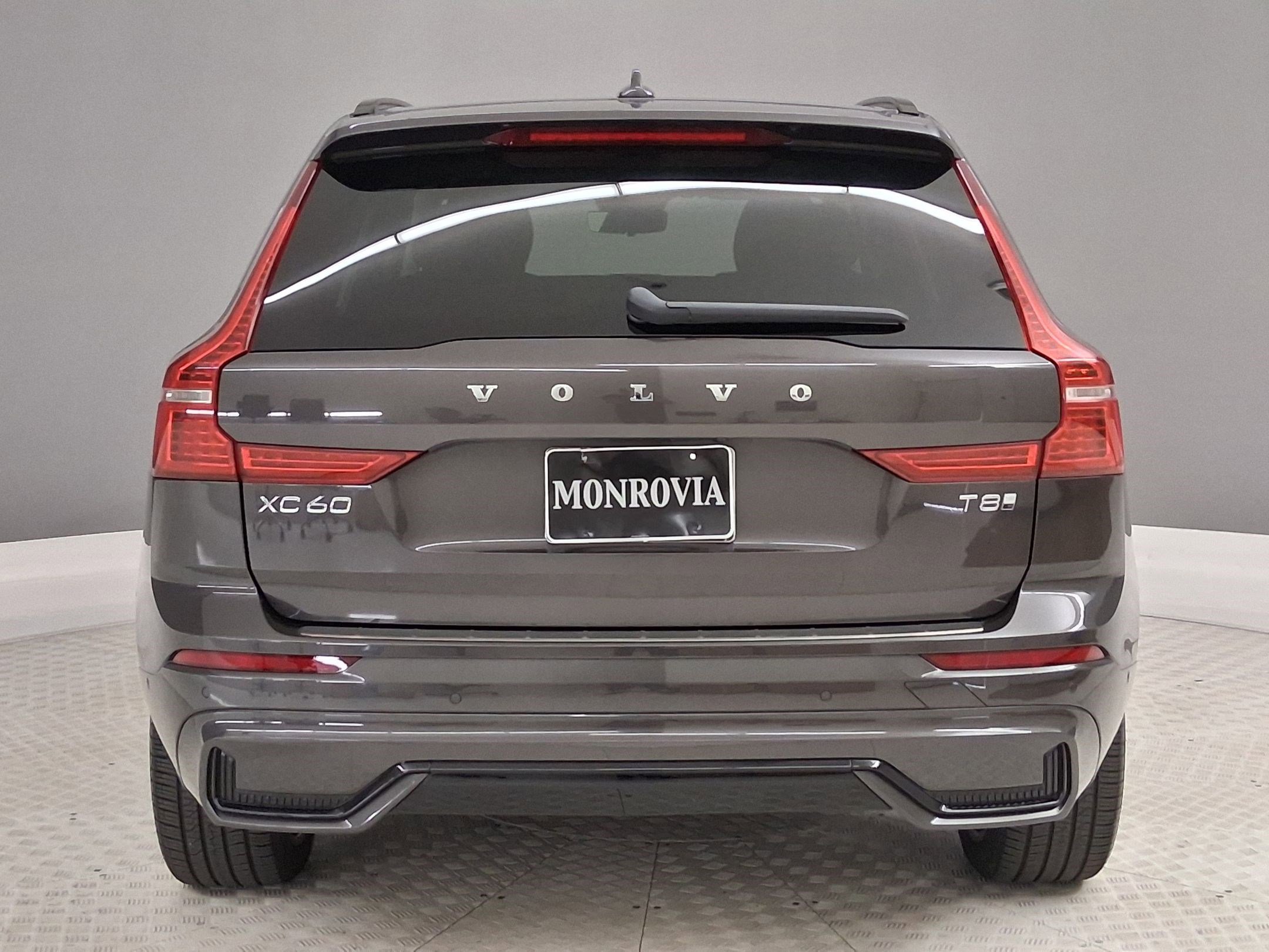 Used 2025 Volvo XC60 T8 Ultra w/ Protection Package Premier AWD/4WD image 8