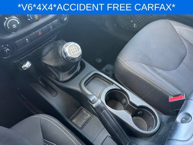 Used 2017 Jeep Wrangler Unlimited Sahara w/ Connectivity Group AWD/4WD image 24