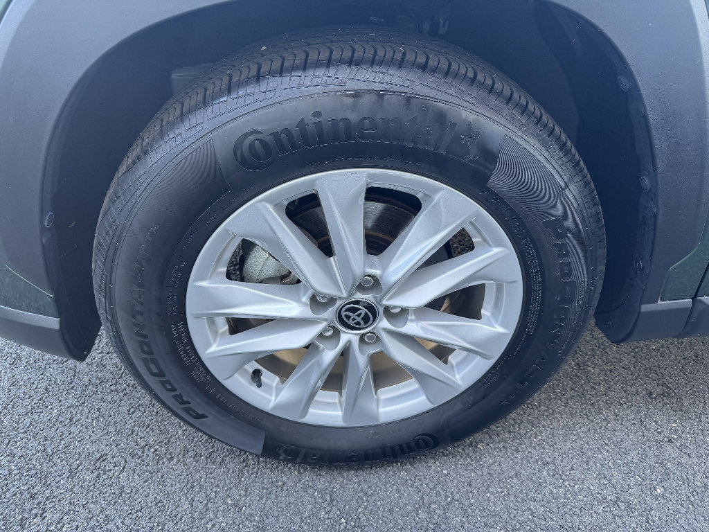 Certified 2024 Toyota Corolla Cross LE w/ Moonroof Package AWD/4WD image 23