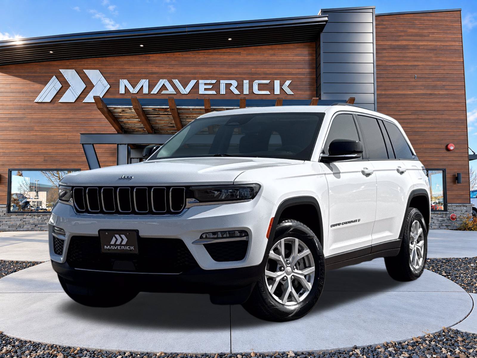 Used 2023 Jeep Grand Cherokee Limited w/ Trailer Tow Prep Group (B) AWD/4WD image 3