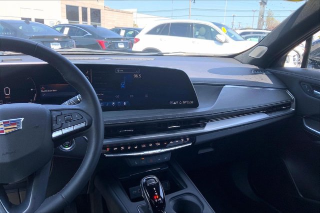 Used 2024 Cadillac XT4 Luxury AWD/4WD image 5