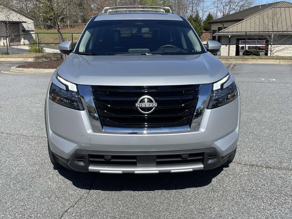 Used 2025 Nissan Pathfinder Platinum w/ Cargo Package AWD/4WD image 8
