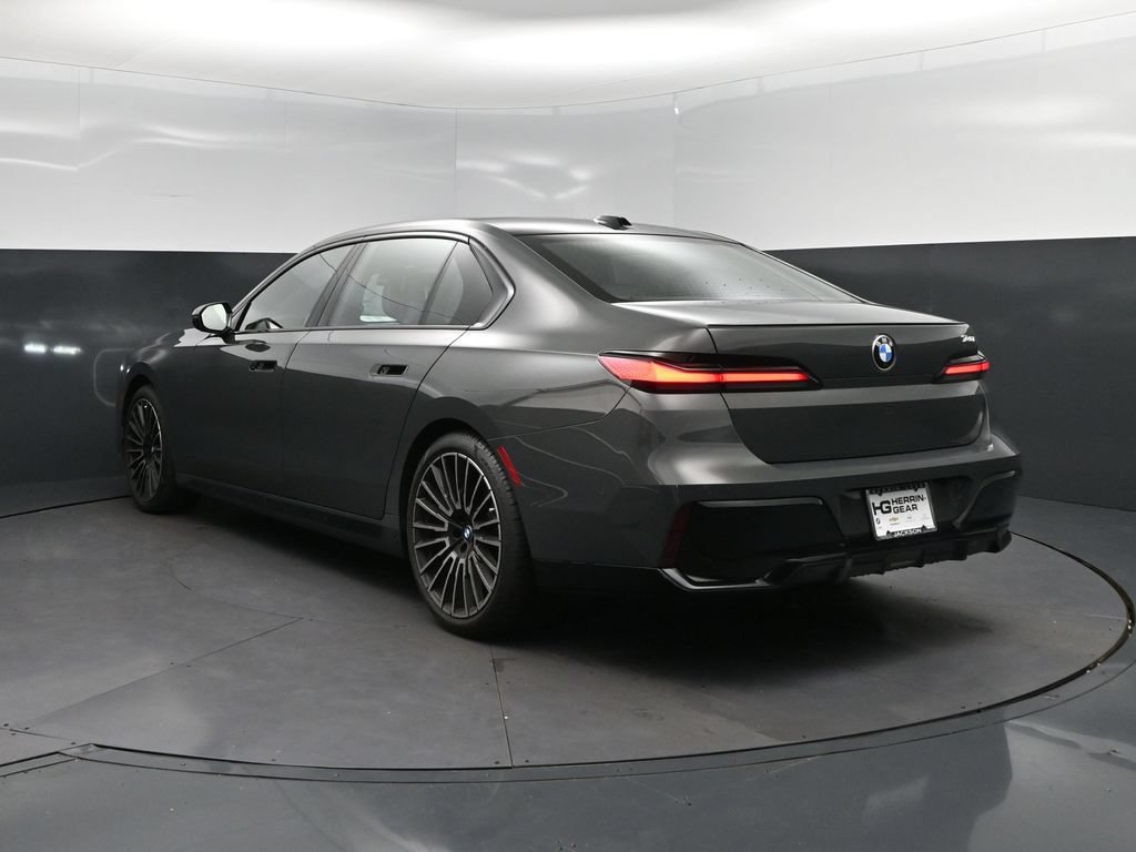 Certified 2026 BMW 740i w/ Executive Package RWD image 5