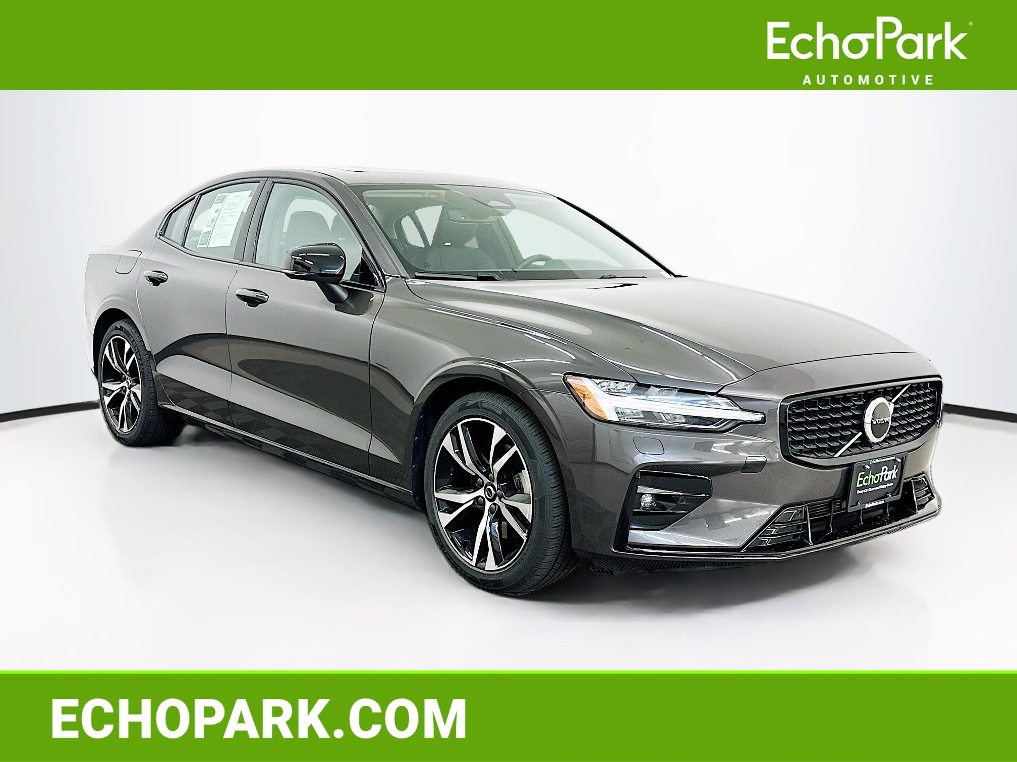 Used 2025 Volvo S60 B5 Core image 1