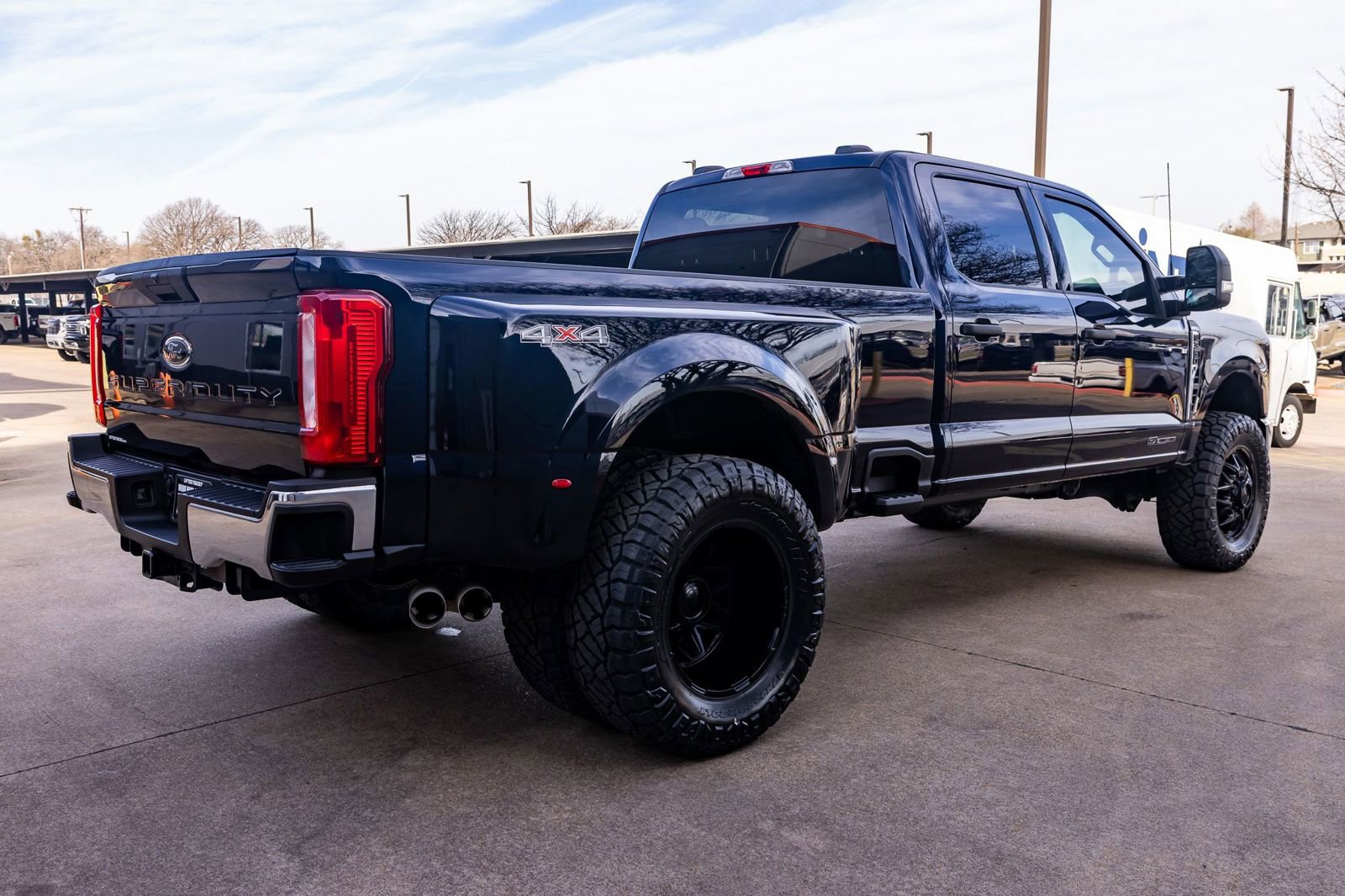 Used 2023 Ford F350 XLT AWD/4WD image 10