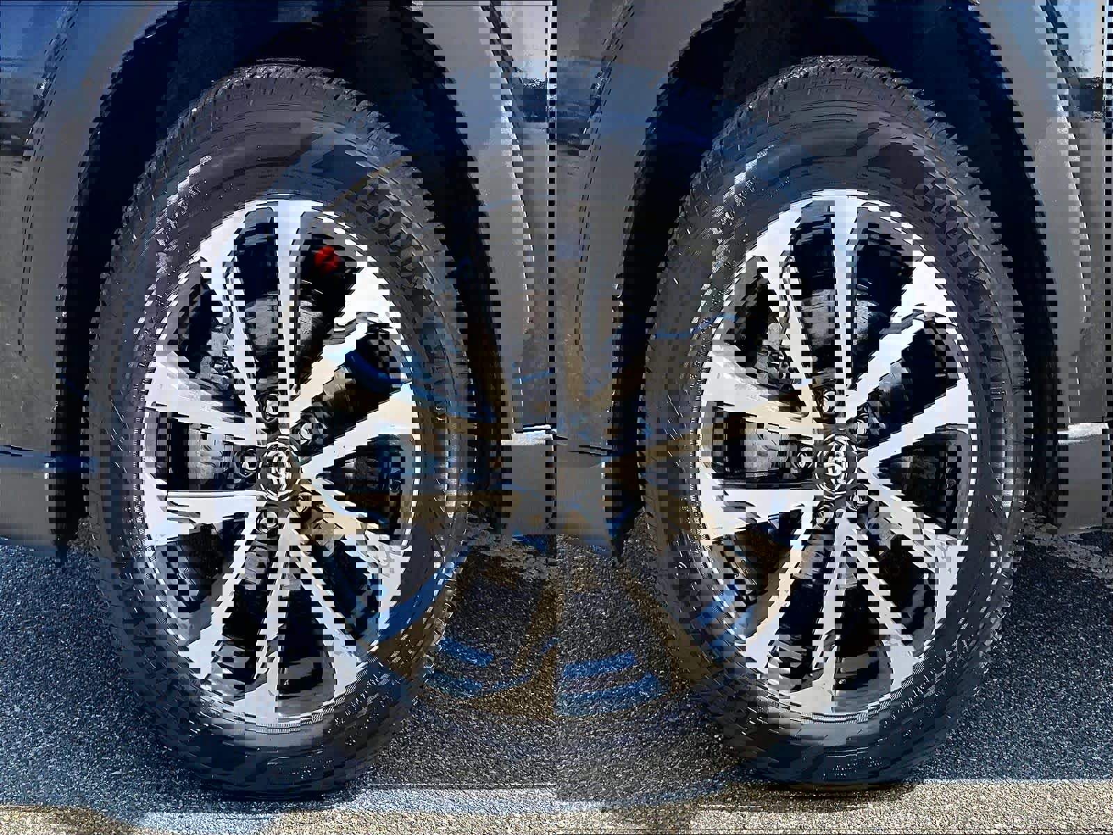 Used 2024 Toyota Corolla Cross XLE w/ Convenience Package image 7