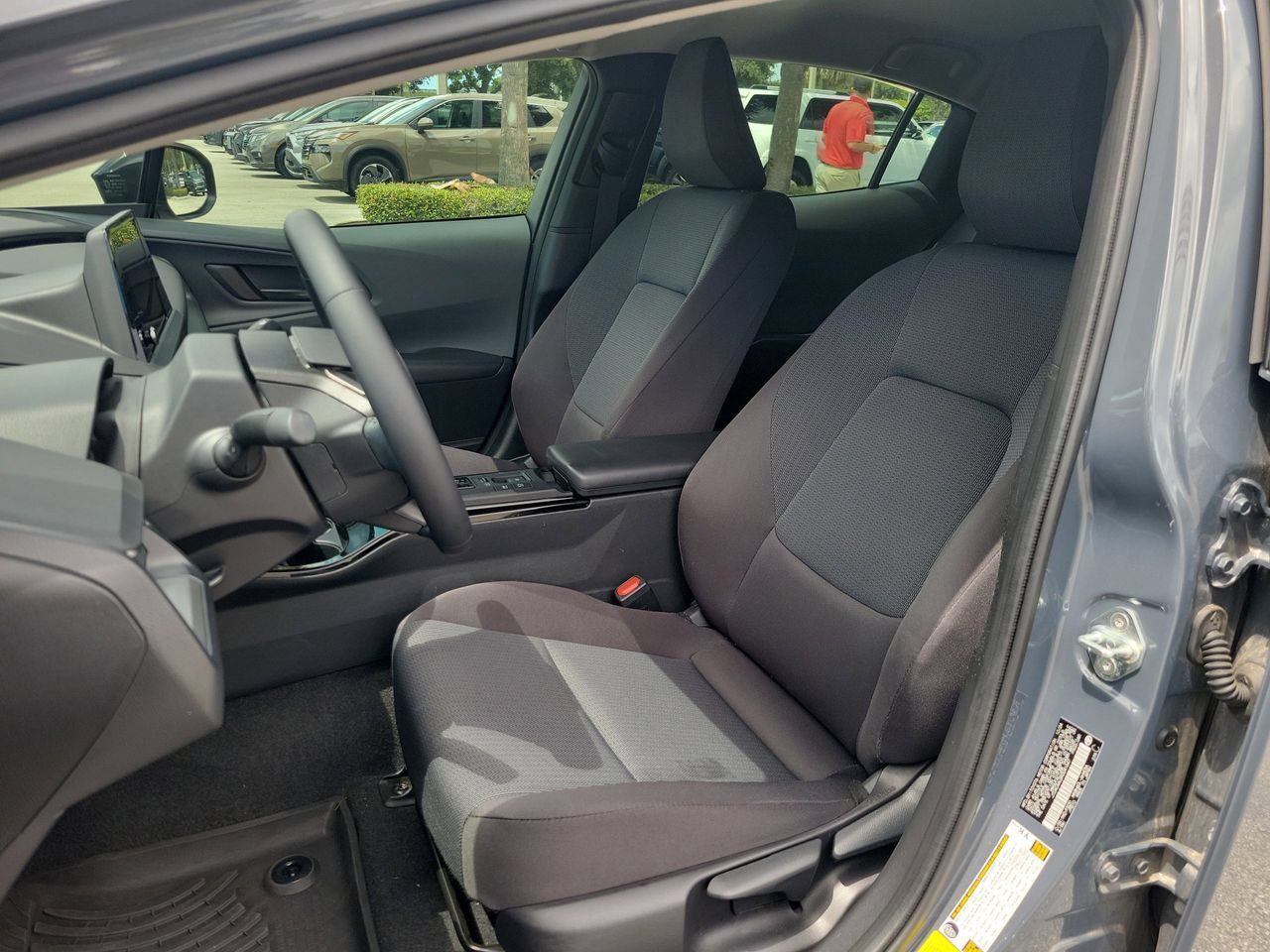 Used 2024 Toyota Prius LE FWD image 16