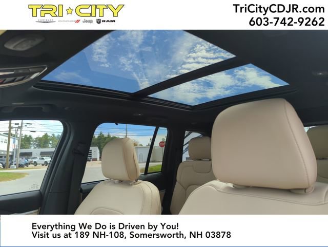 New 2025 Jeep Grand Cherokee Limited w/ Luxury Tech Group II image 34