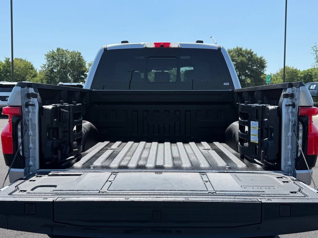Used 2023 Ford F150 Lightning Platinum AWD/4WD image 7