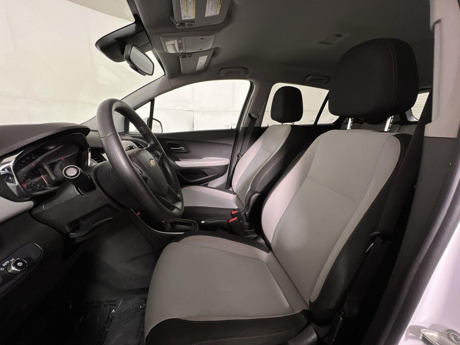 Used 2019 Chevrolet Trax LS w/ Tint and Cruise Package AWD/4WD image 13