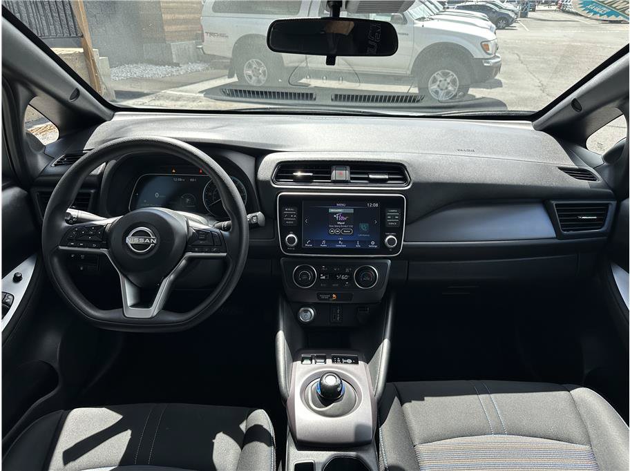 Used 2025 Nissan Leaf S FWD image 17
