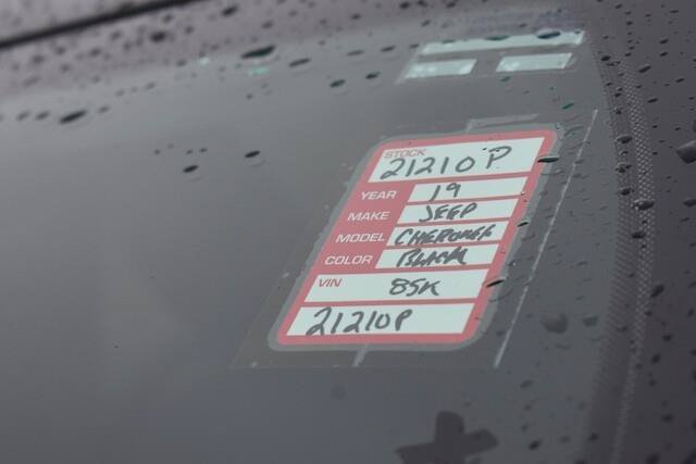 Used 2019 Jeep Cherokee Limited w/ Luxury Group AWD/4WD image 41