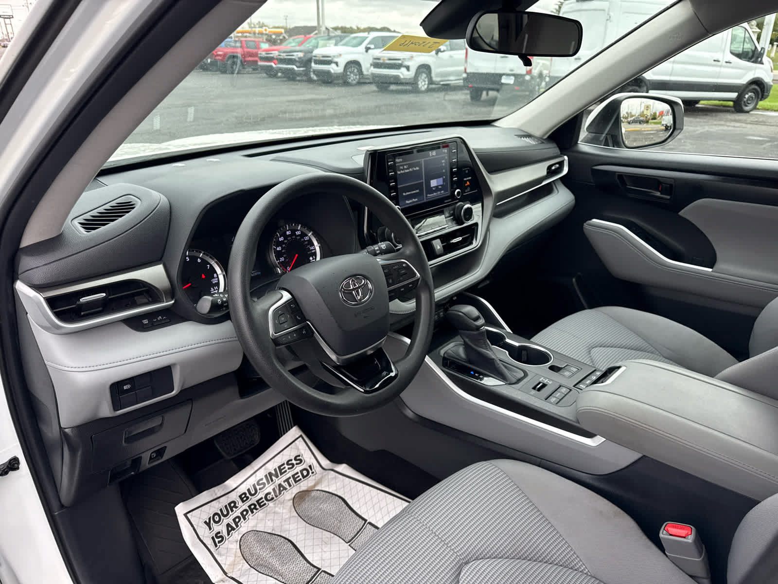 Used 2020 Toyota Highlander L AWD/4WD image 13