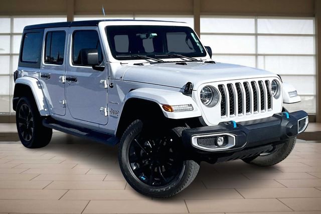 Used 2022 Jeep Wrangler Unlimited Sahara w/ Cold Weather Group image 12