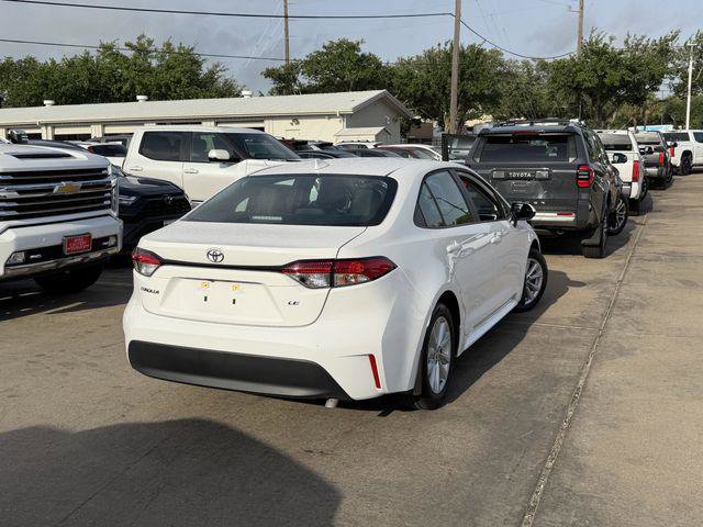 Certified 2025 Toyota Corolla LE image 5