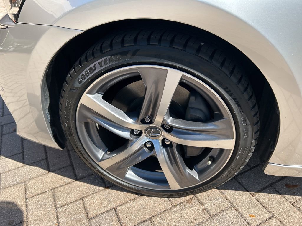 Used 2019 Lexus IS 300 RWD image 12