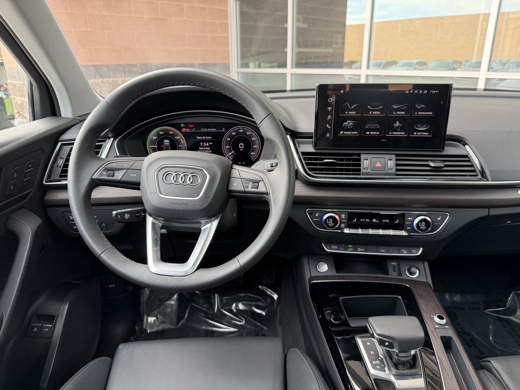 Used 2024 Audi Q5 e Premium w/ Convenience Package AWD/4WD image 16