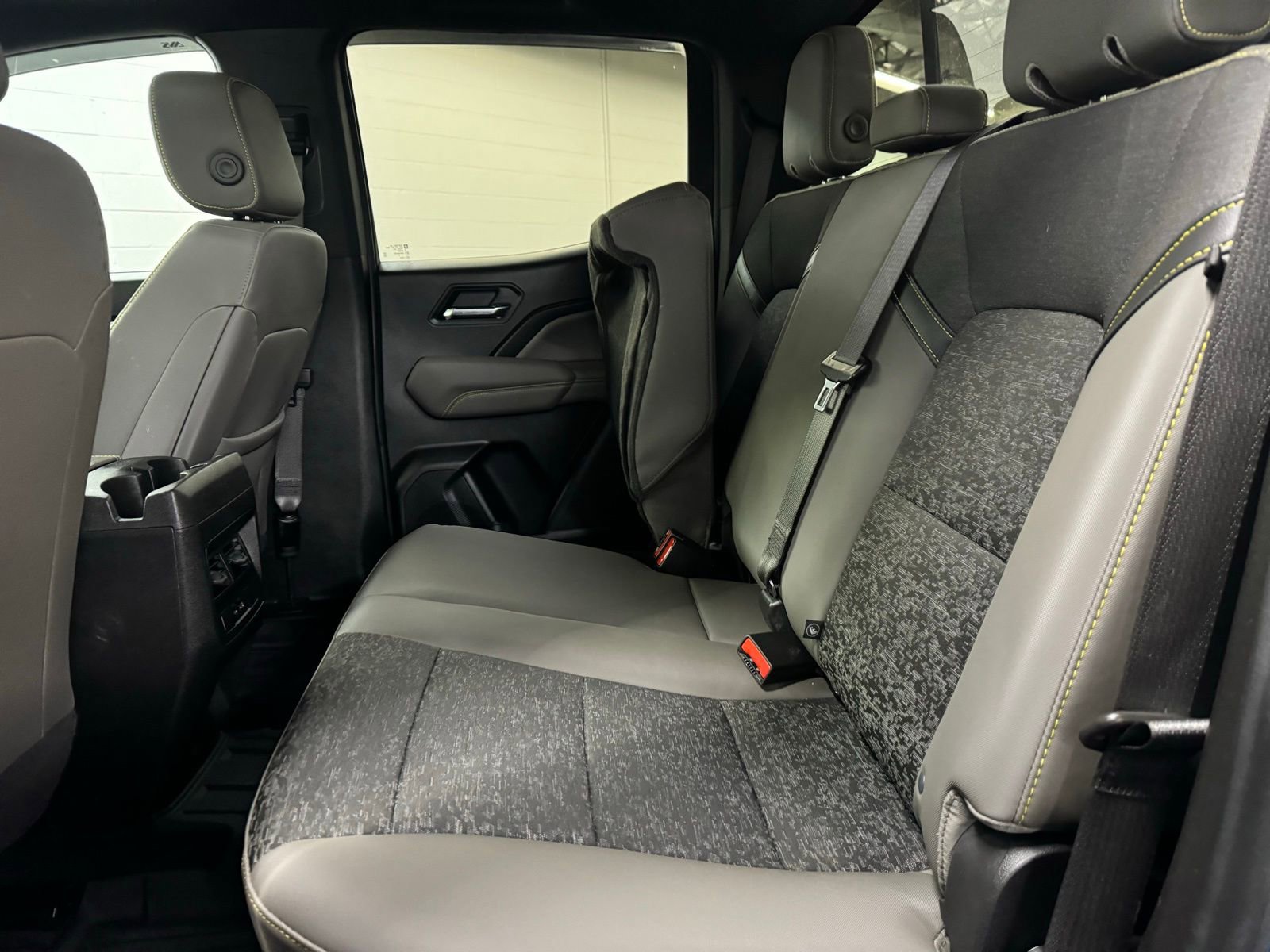 Used 2024 Chevrolet Colorado ZR2 w/ Technology Package image 28