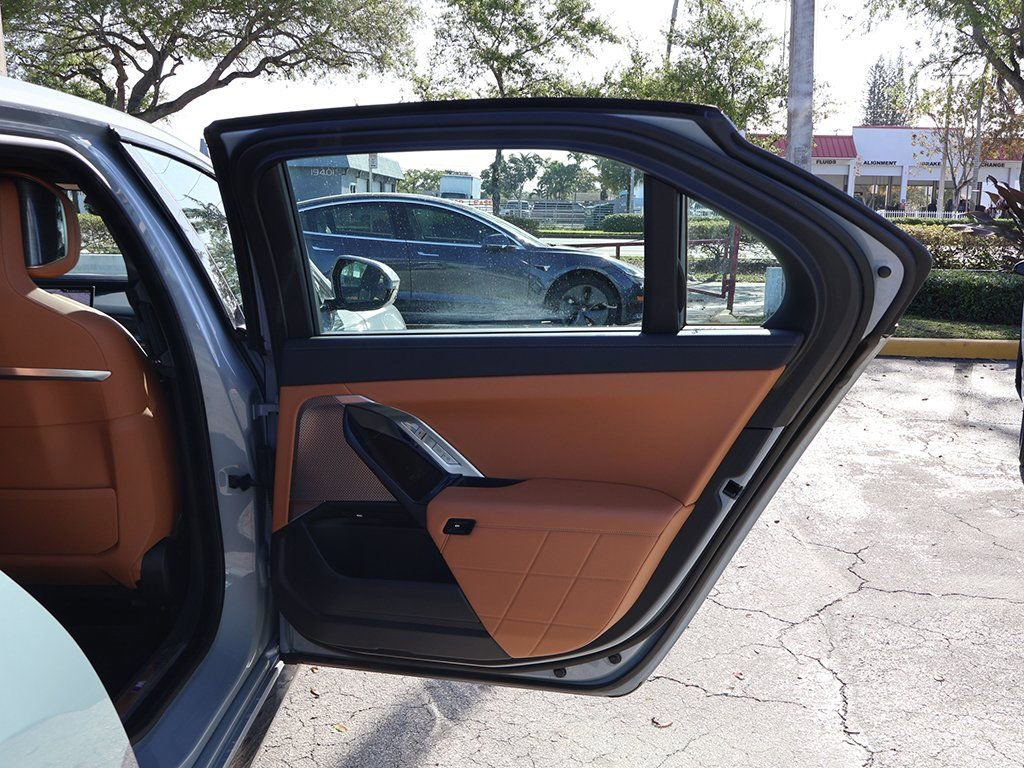 Used 2023 BMW 740i RWD image 27