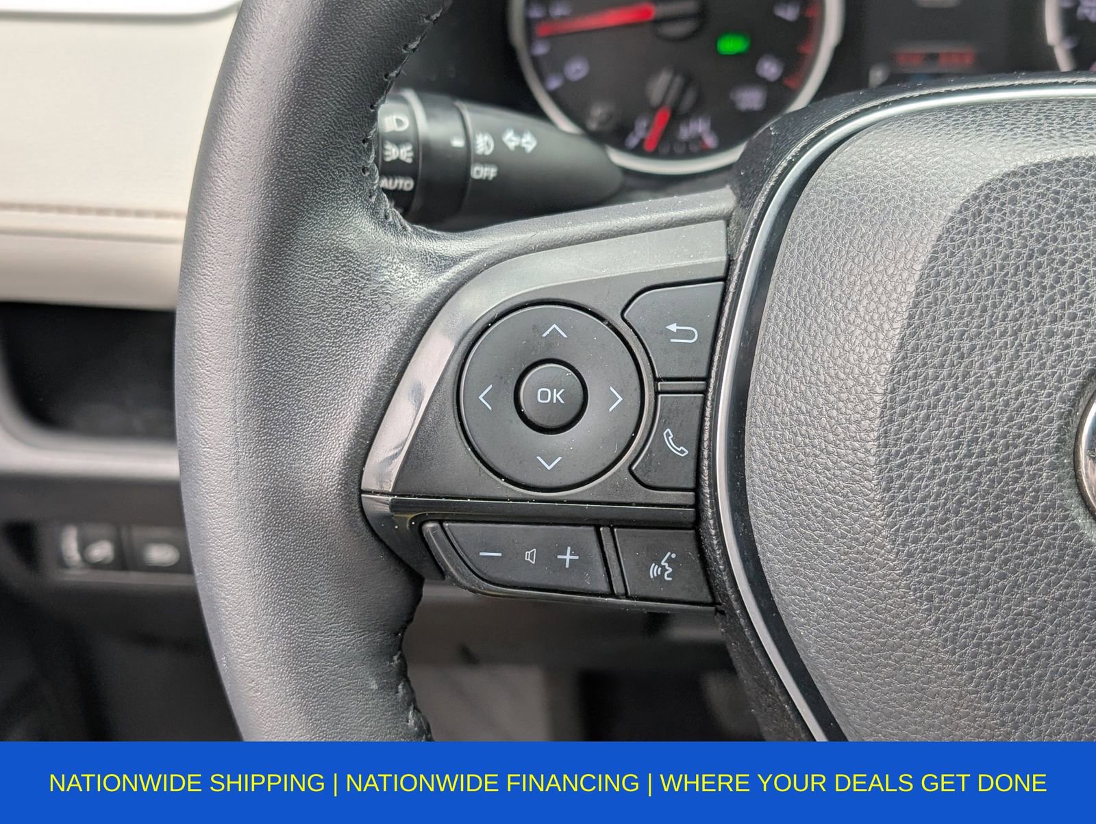 Used 2021 Toyota RAV4 XLE Premium image 34