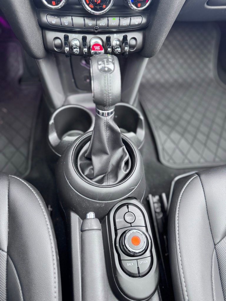 Used 2019 MINI Cooper 2-Door Hardtop w/ Storage Package image 15