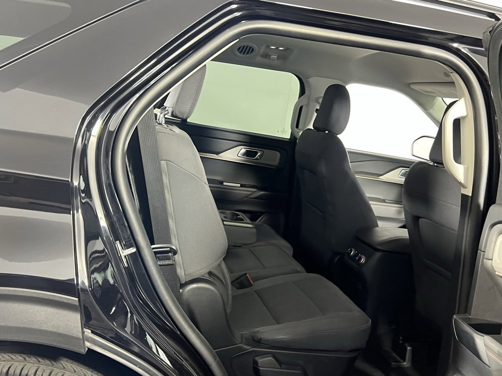Used 2025 Ford Explorer Active image 32