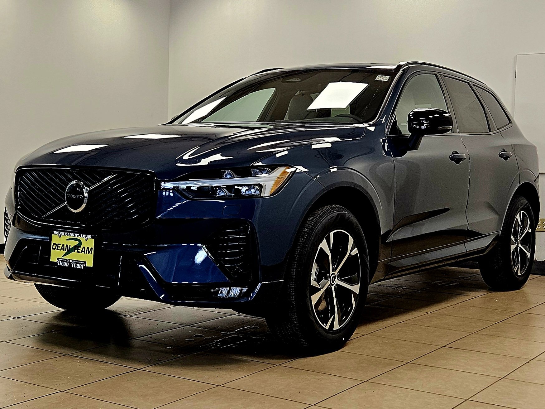 New 2026 Volvo XC60 B5 Core w/ Climate Package AWD/4WD image 4
