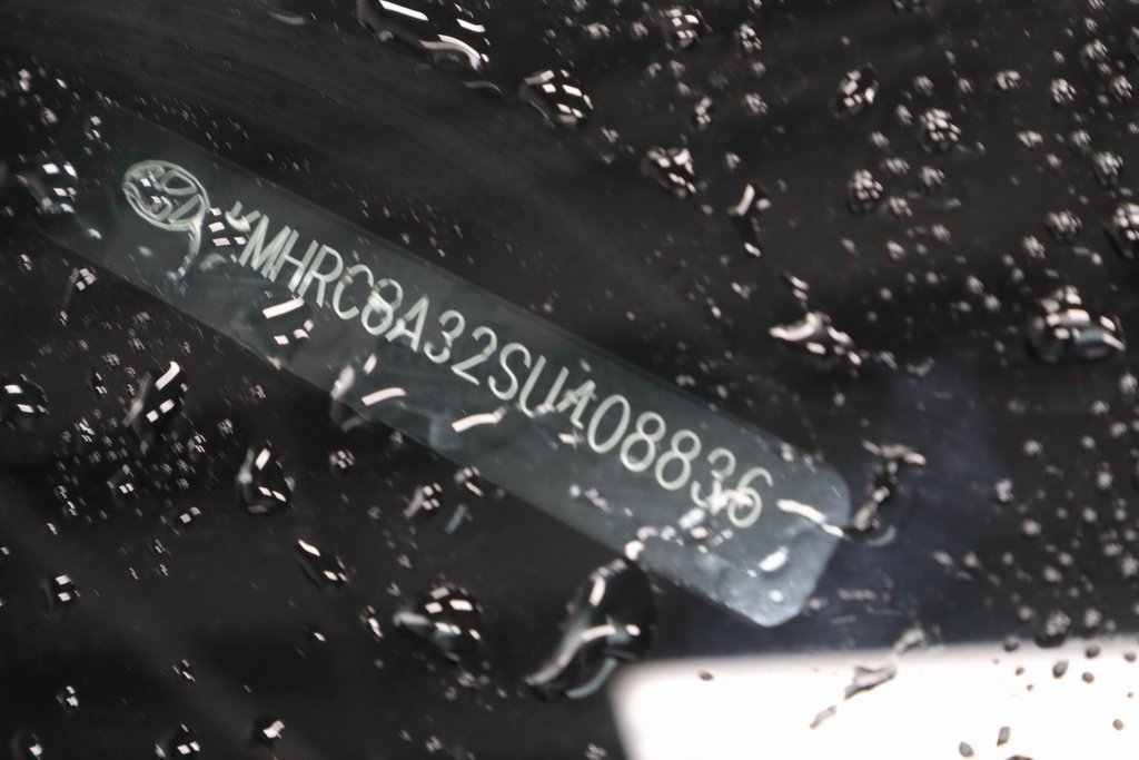 Certified 2025 Hyundai Venue SEL image 33