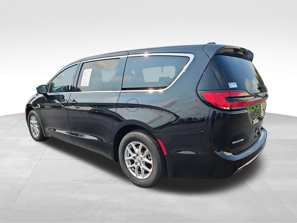 Used 2024 Chrysler Pacifica Touring-L FWD video 3