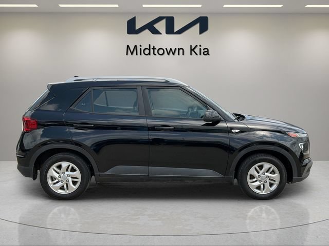 Used 2020 Hyundai Venue SEL w/ Convenience Package FWD image 2