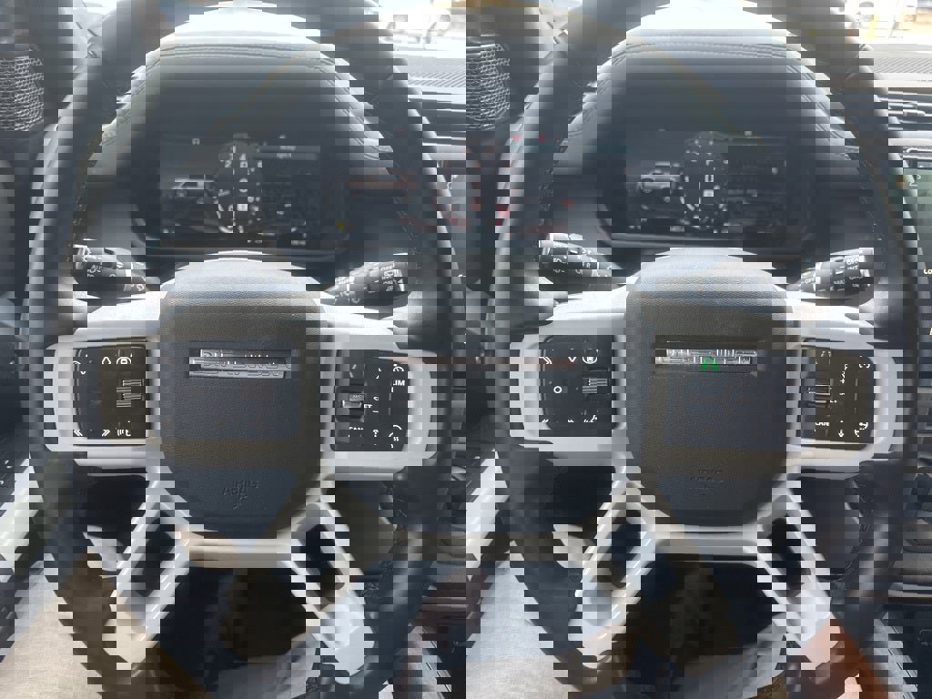 Used 2024 Land Rover Defender 110 SE image 11