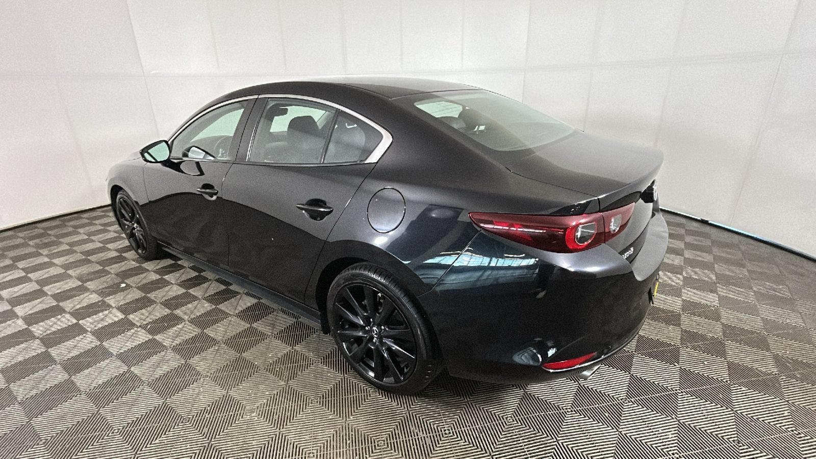 Used 2024 MAZDA MAZDA3 s FWD image 5