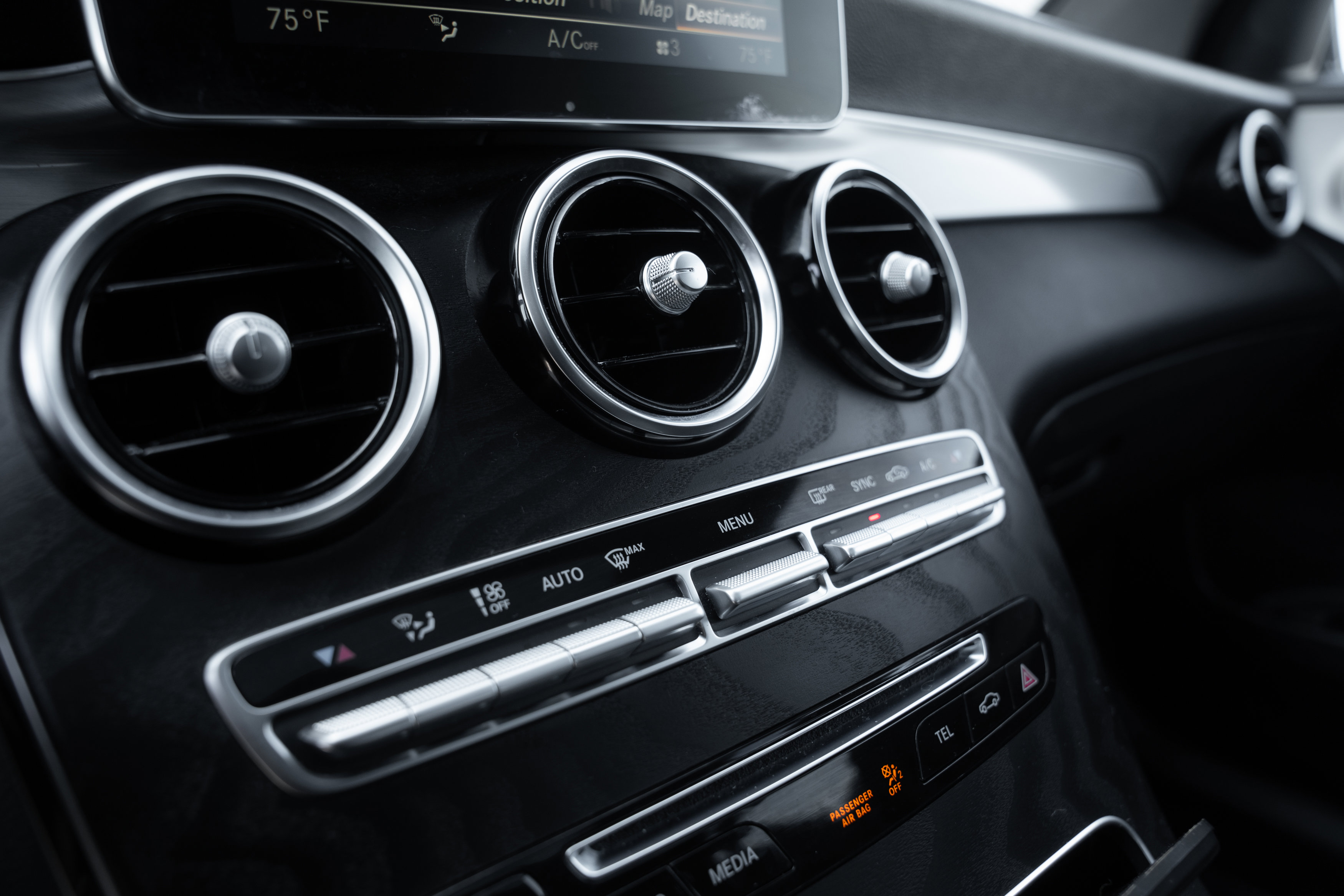 Used 2019 Mercedes-Benz GLC 300 4MATIC image 13