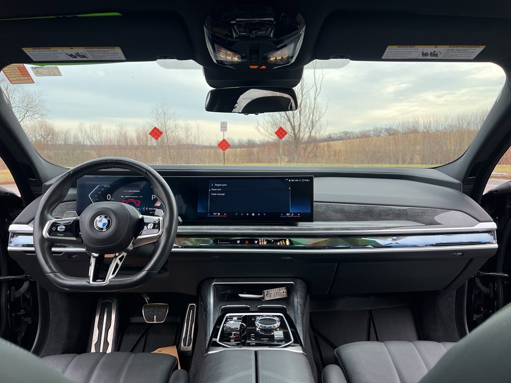 Used 2023 BMW 760i xDrive image 21
