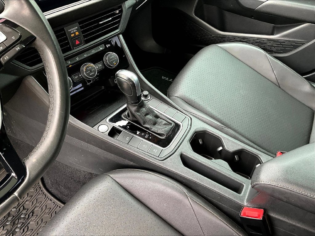 Used 2020 Volkswagen Jetta SEL FWD image 19