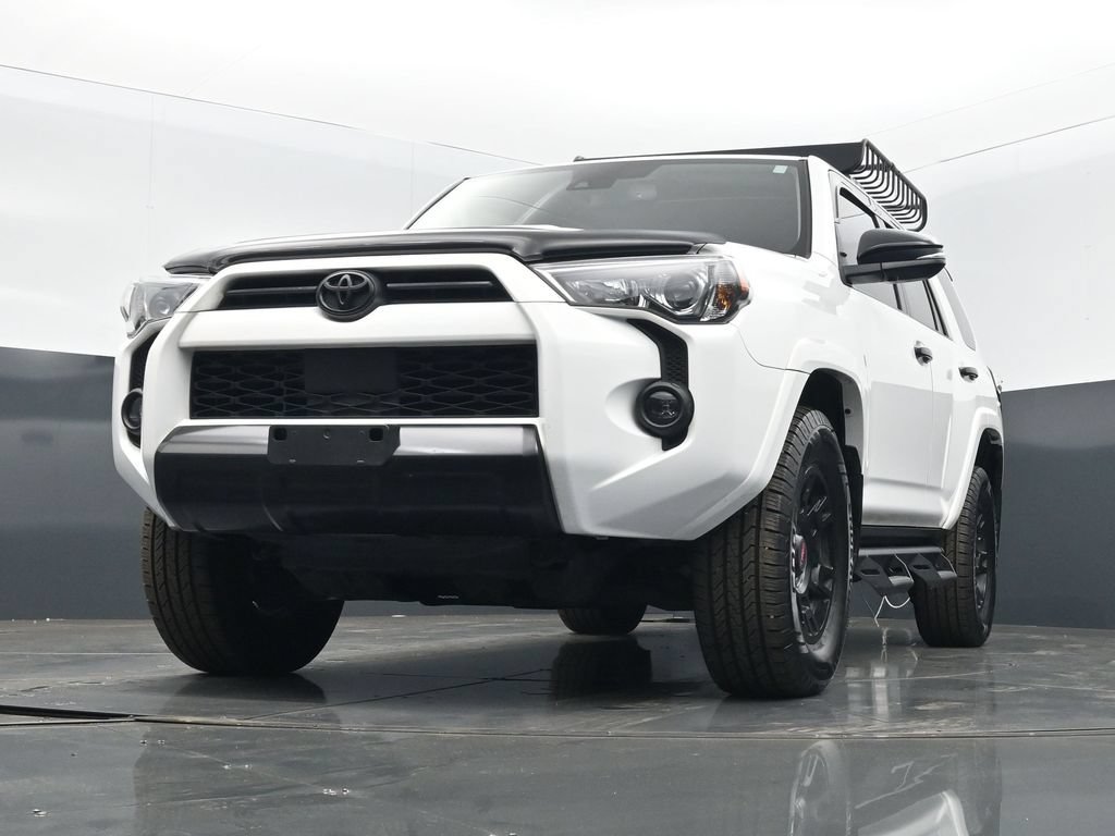 Used 2021 Toyota 4Runner Venture w/ Moonroof Package AWD/4WD image 11