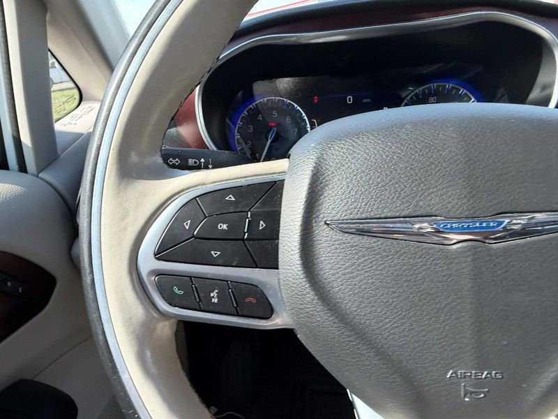 Used 2020 Chrysler Pacifica Limited FWD image 14
