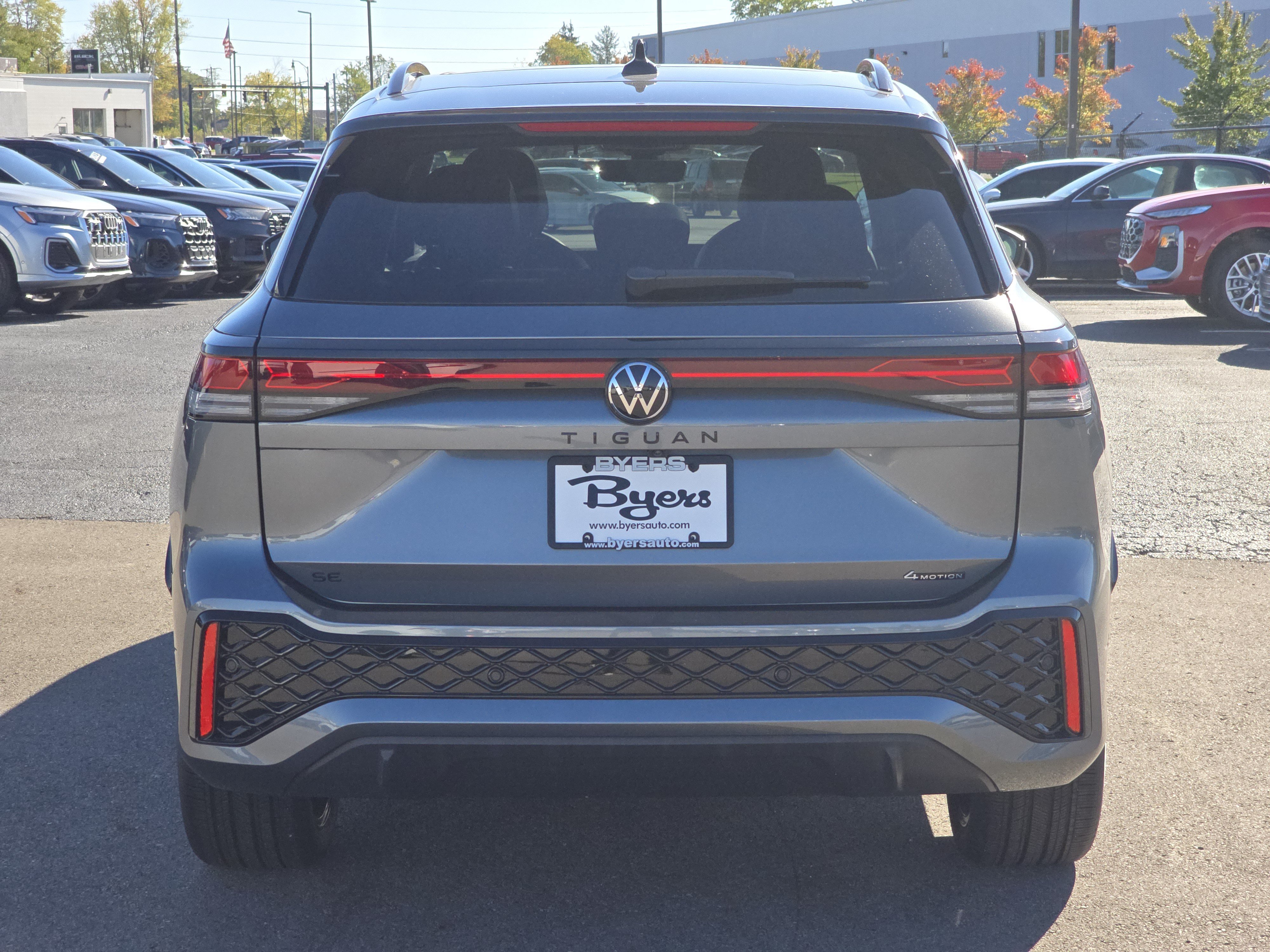 New 2026 Volkswagen Tiguan SE R-Line AWD/4WD image 6
