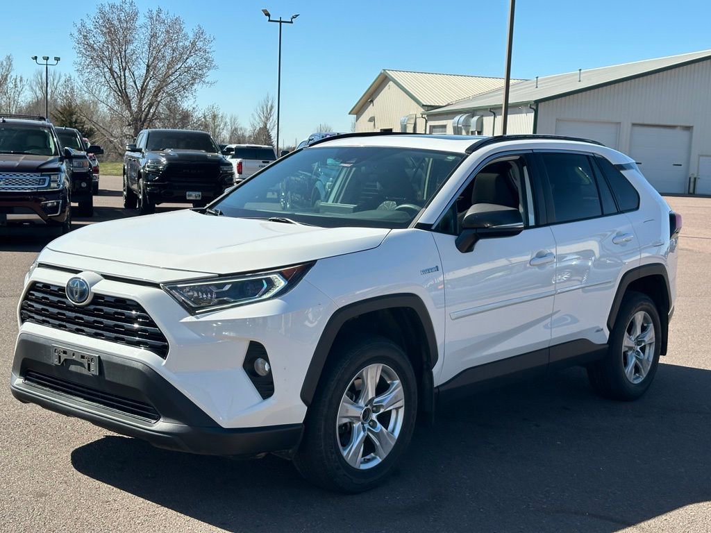Used 2019 Toyota RAV4 XLE w/ Convenience Package AWD/4WD image 4