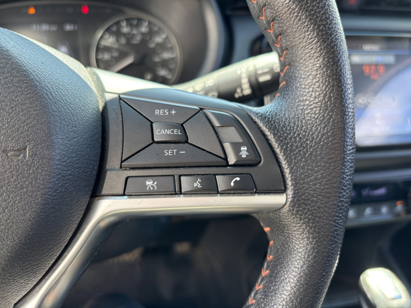Used 2021 Nissan Kicks SR FWD image 31