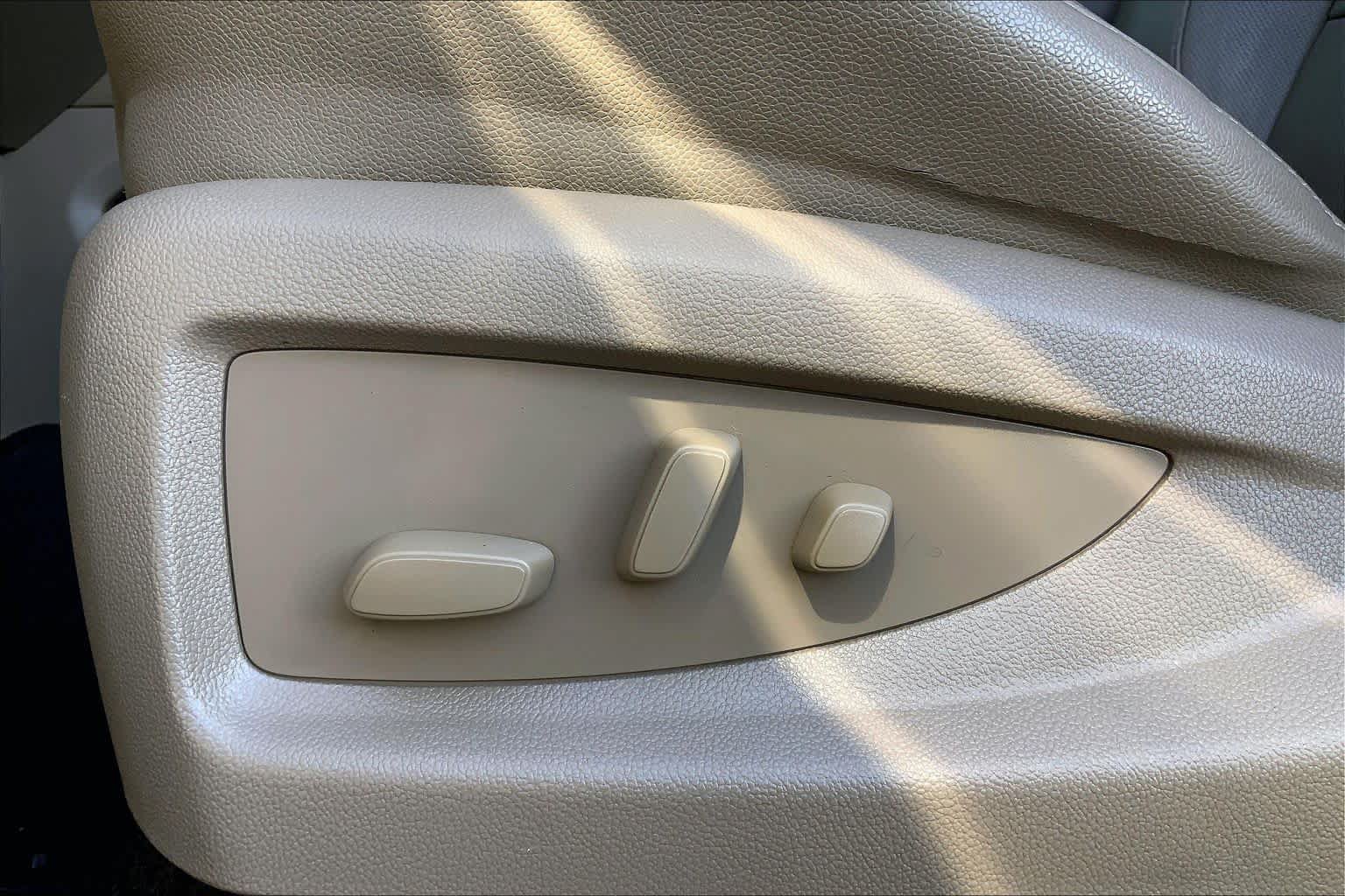 Used 2018 GMC Yukon SLT w/ Premium Edition RWD image 35