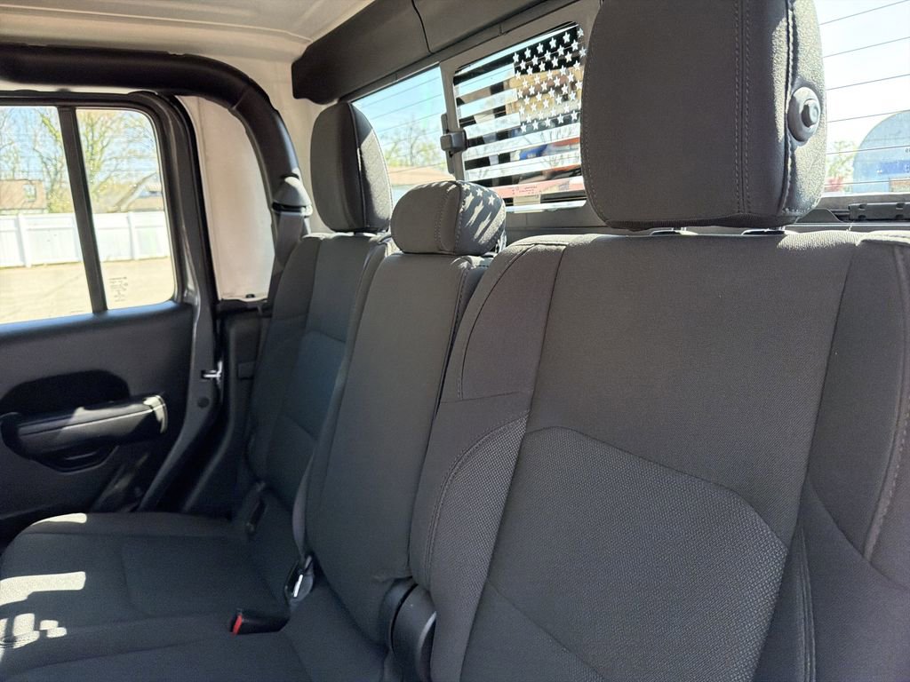 Used 2023 Jeep Gladiator Sport image 13