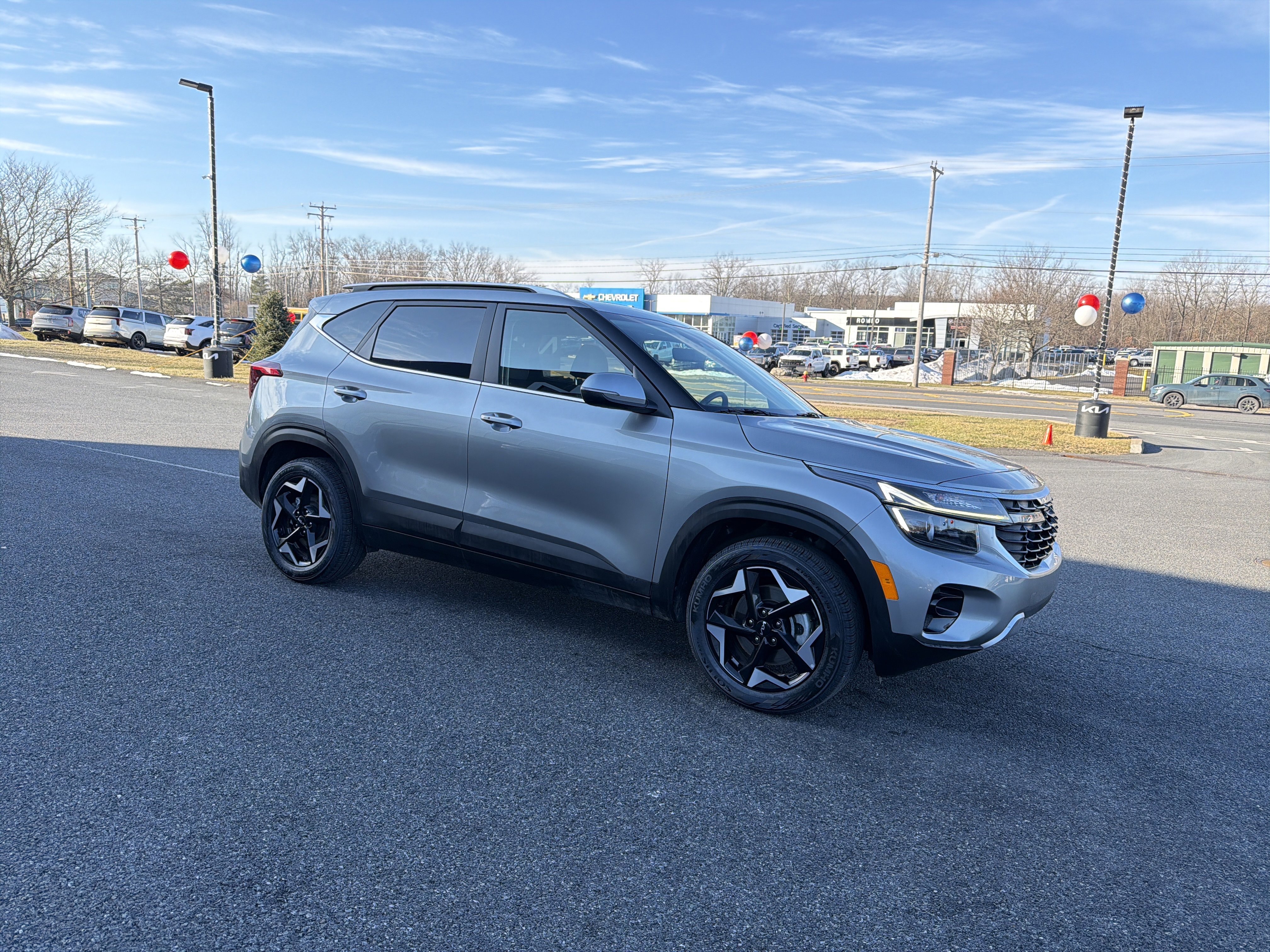 Used 2024 Kia Seltos EX image 3