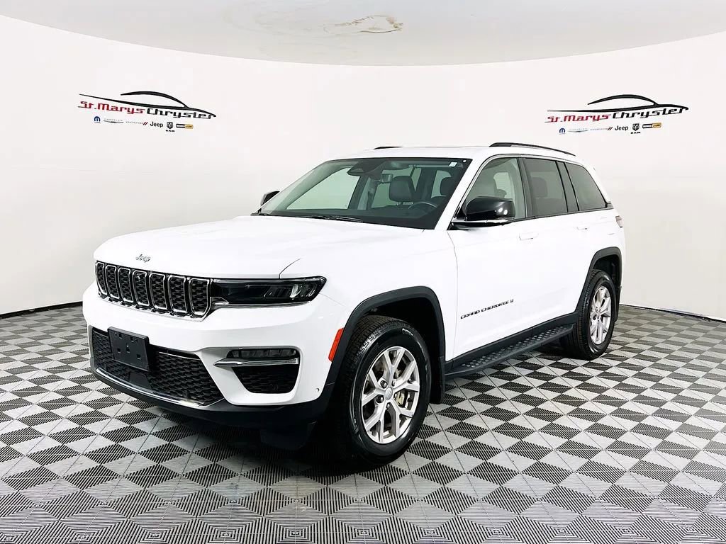 Used 2022 Jeep Grand Cherokee Limited w/ Luxury Tech Group II AWD/4WD image 4