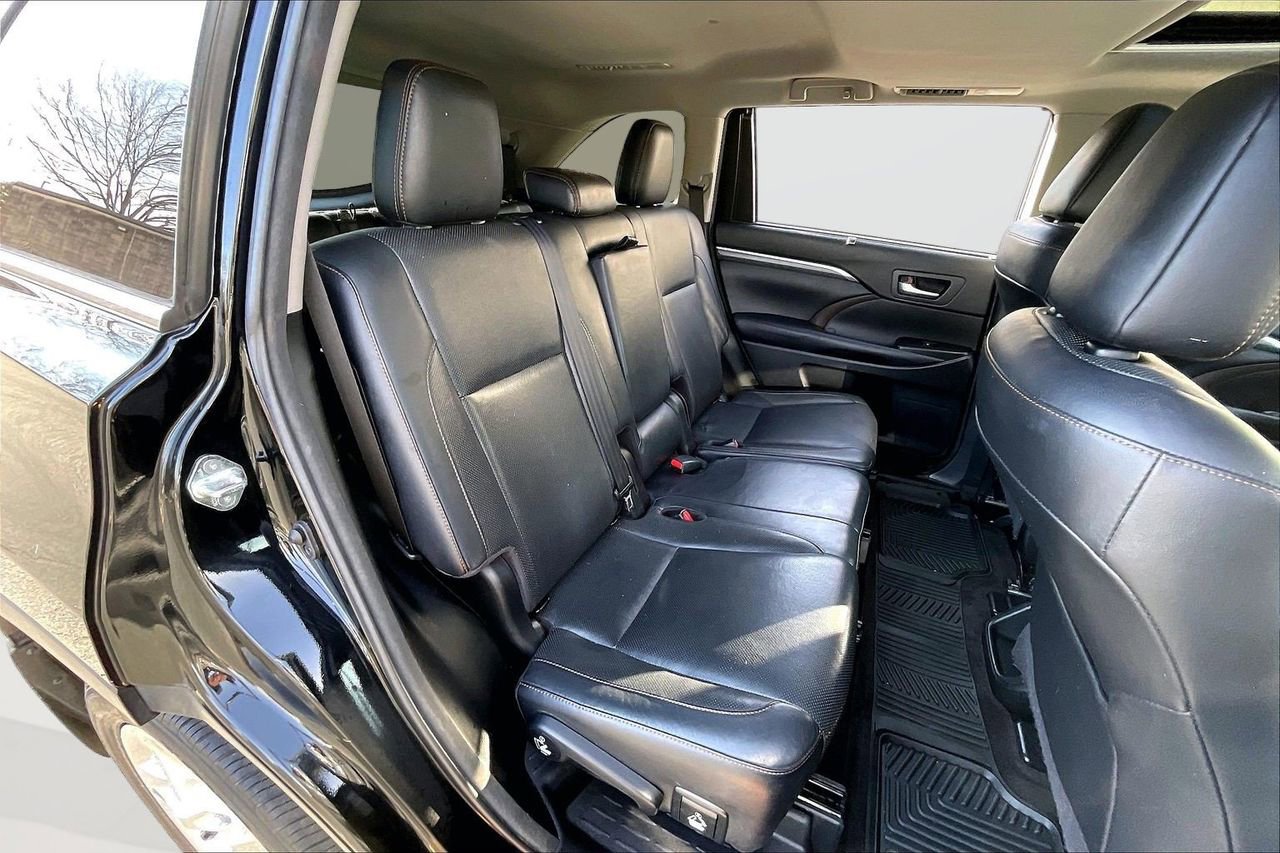 Used 2018 Toyota Highlander Limited image 26