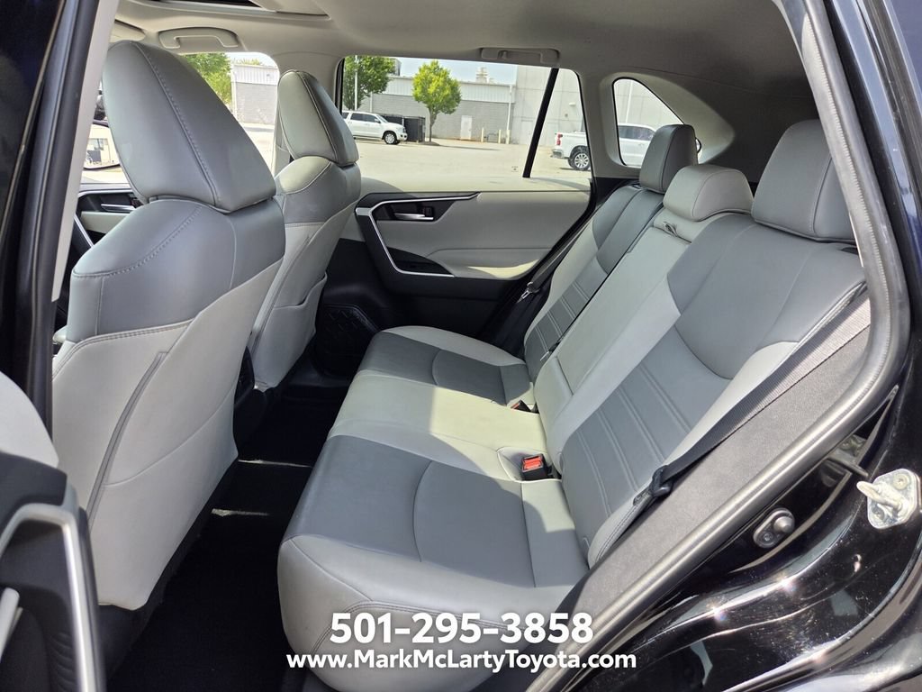 Used 2021 Toyota RAV4 XLE Premium FWD image 10