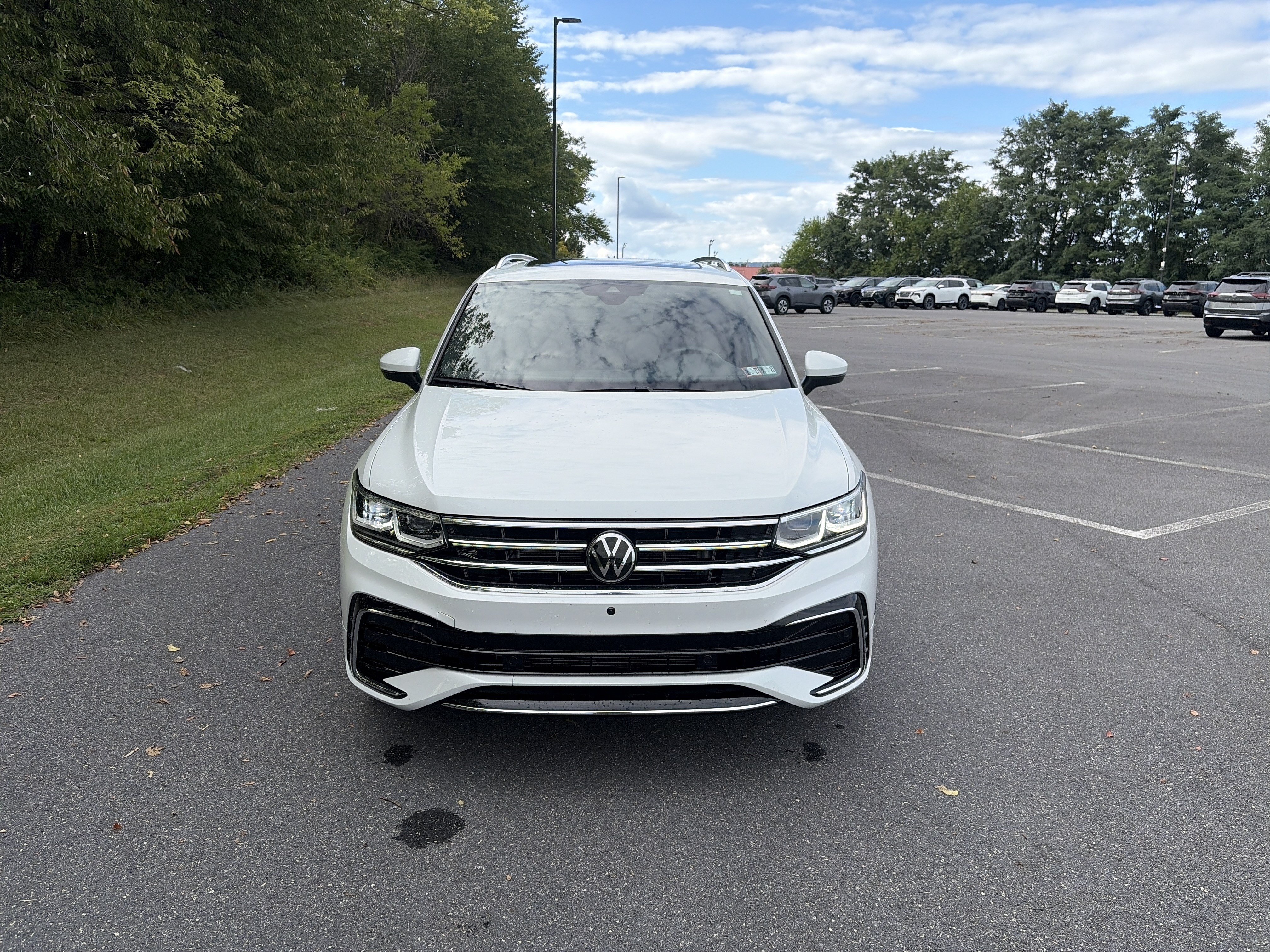 Certified 2024 Volkswagen Tiguan SEL R-Line AWD/4WD image 2