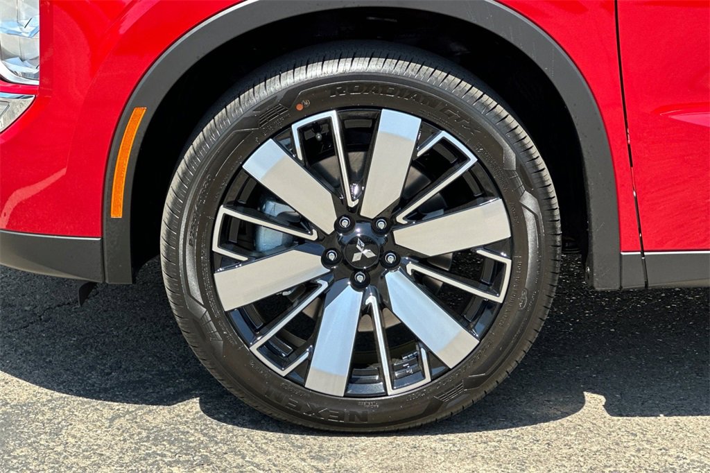 New 2025 Mitsubishi Outlander SE image 25